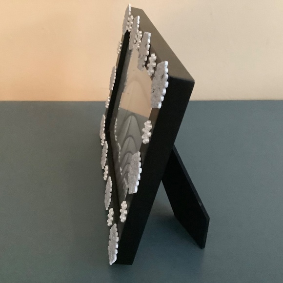 5x7 glitter snowflake and pearl snowflake frame - Picture 3 of 7